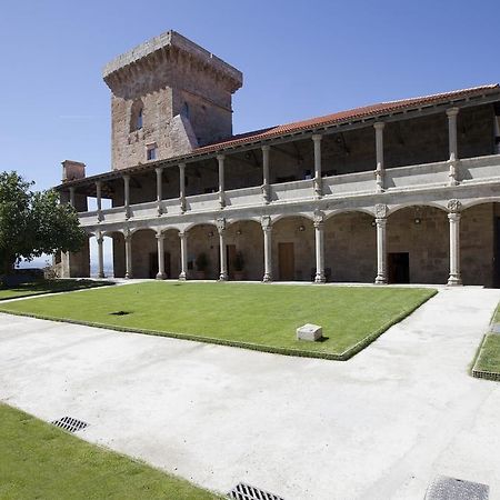 Parador Castillo De Monterrei Exterior photo